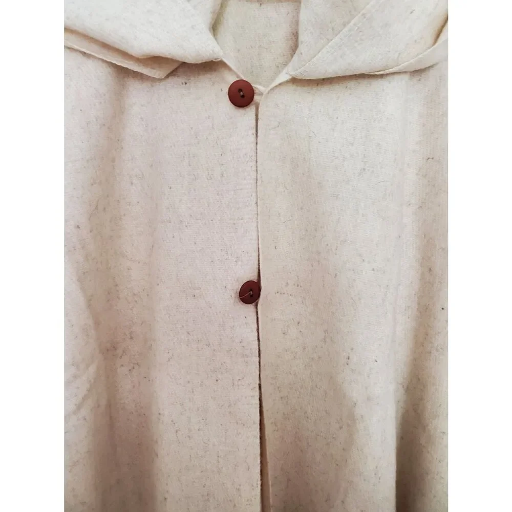 Cream 100% Lana Cape with tie's in the front and collar